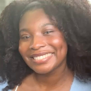 Meet your Posher, Muna